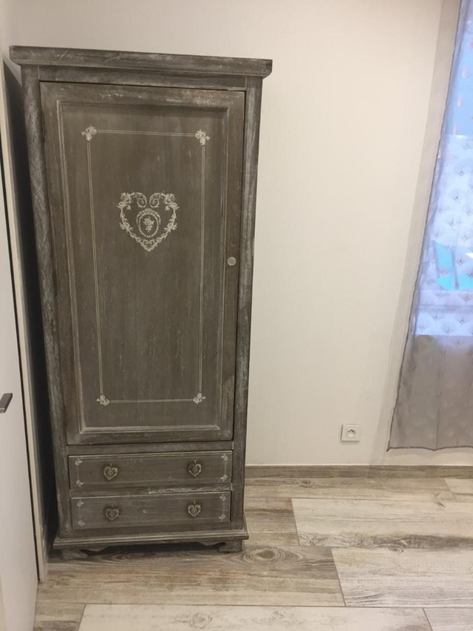 Le D'auguste- Coeur De Nimes-chaleureux-emplacement Ideal *